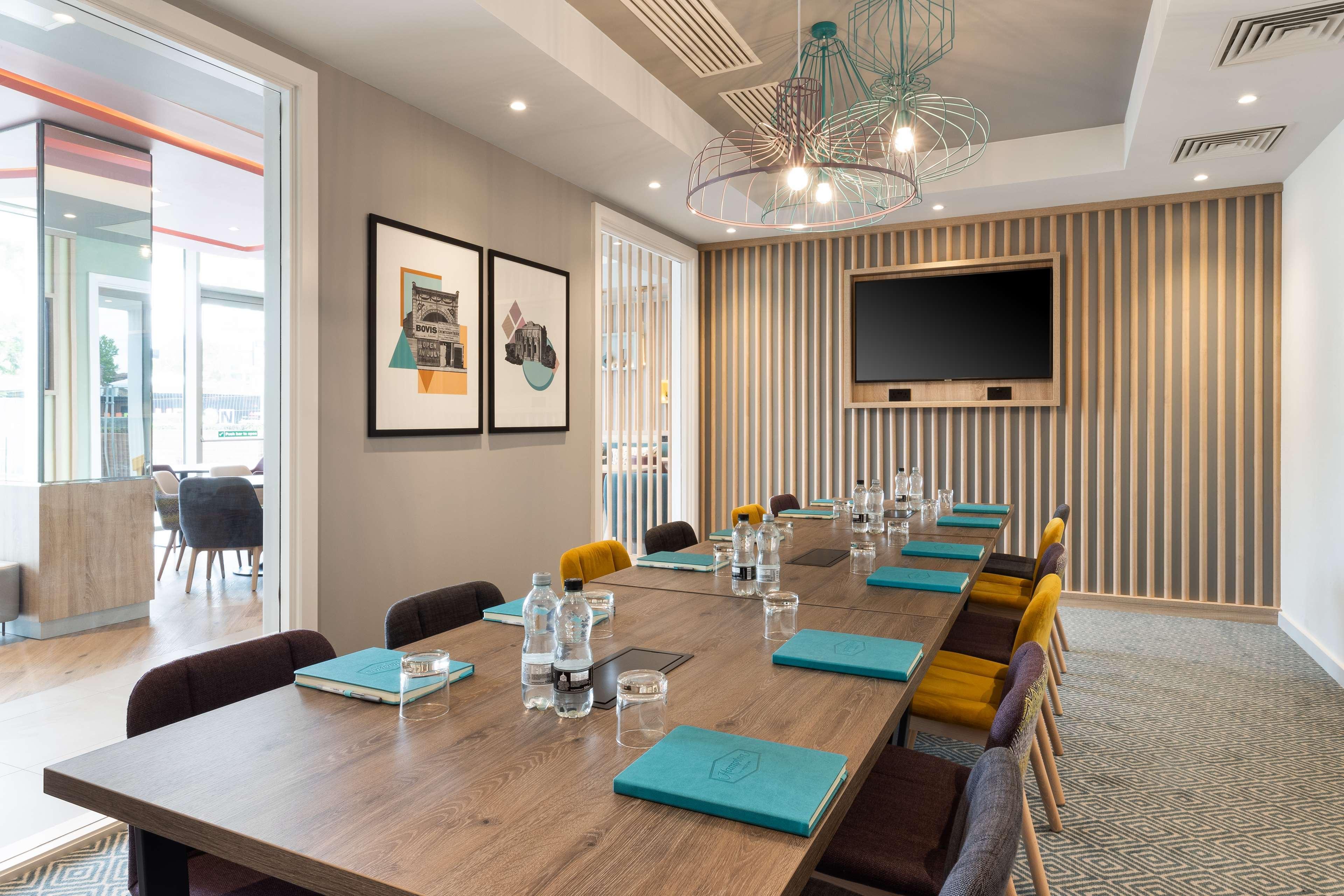Hampton By Hilton London Ealing Ξενοδοχείο Εξωτερικό φωτογραφία